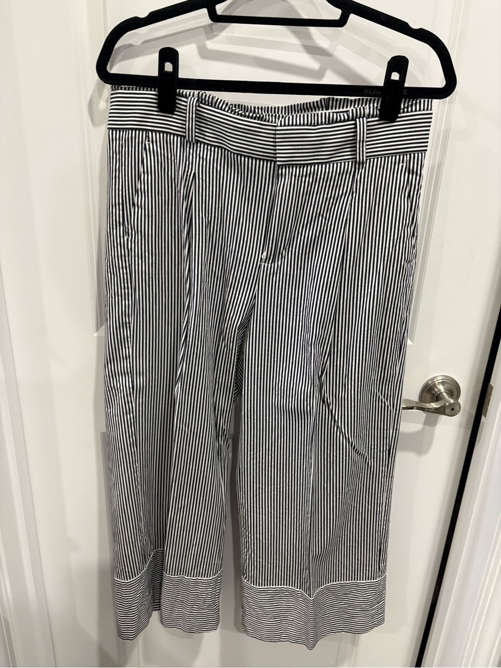 Banana Republic Black White Pinstripe Wide-Leg Cropped Pants - Sz 8 - 16” Waist